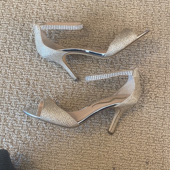 Women’s Dress Shoes Sparkle High Heels with ankle strap size 7.5 worn once - Picture 9 of 12